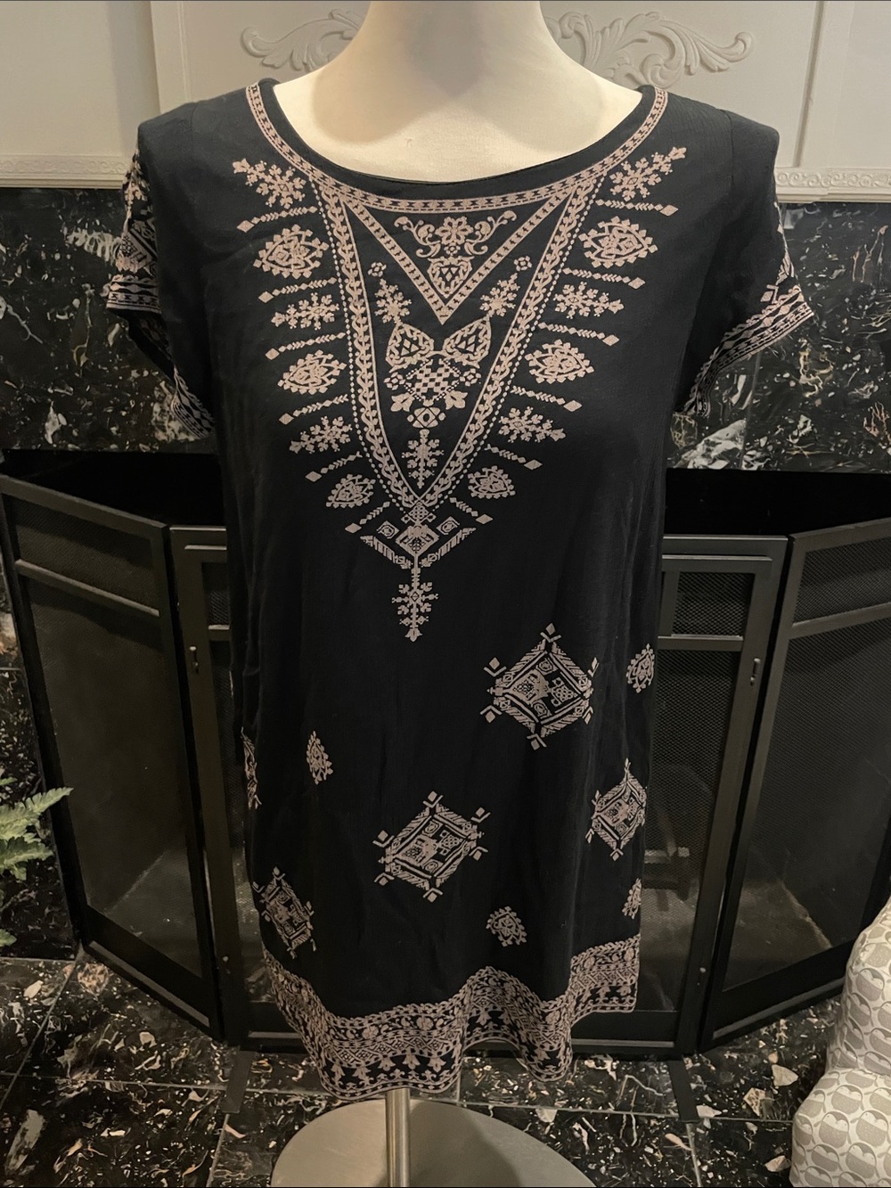 Short sleeve tunic by Onetheland-small